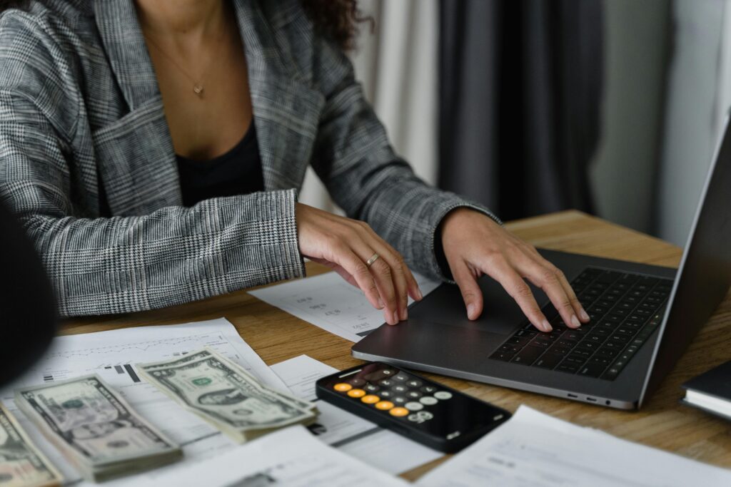 Why It&rsquo;s Cheaper to Spend Money Than to Do Everything Yourself Even in Your Brand New Business