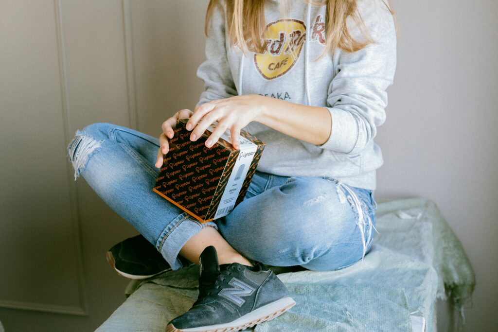Generate Wealth Without Showing Your Face: The Ultimate Guide to Unboxing Videos