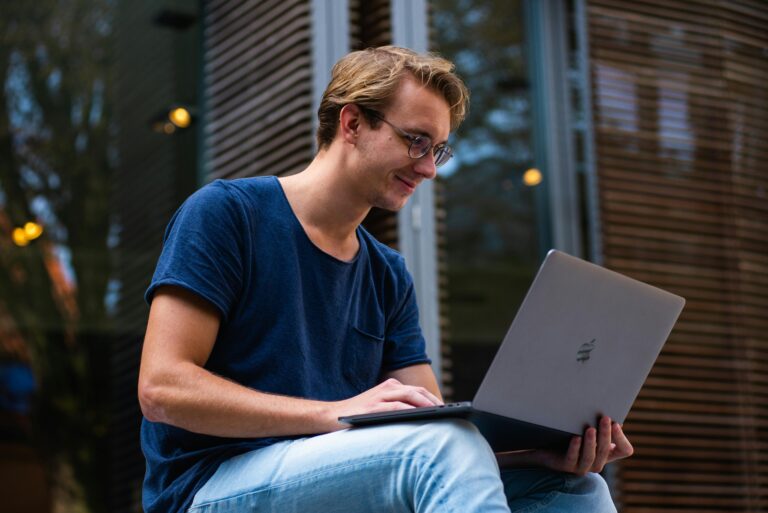 How to Find Writing Jobs with AI Assistance!