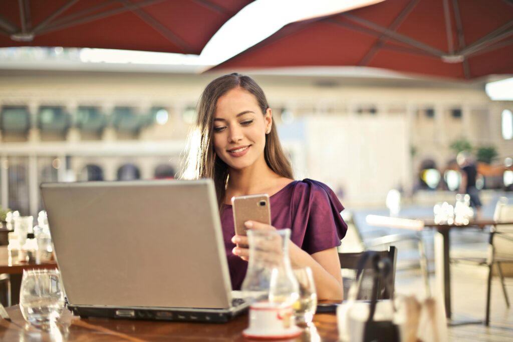 Earn Money Creating Photos with AI Tools!
