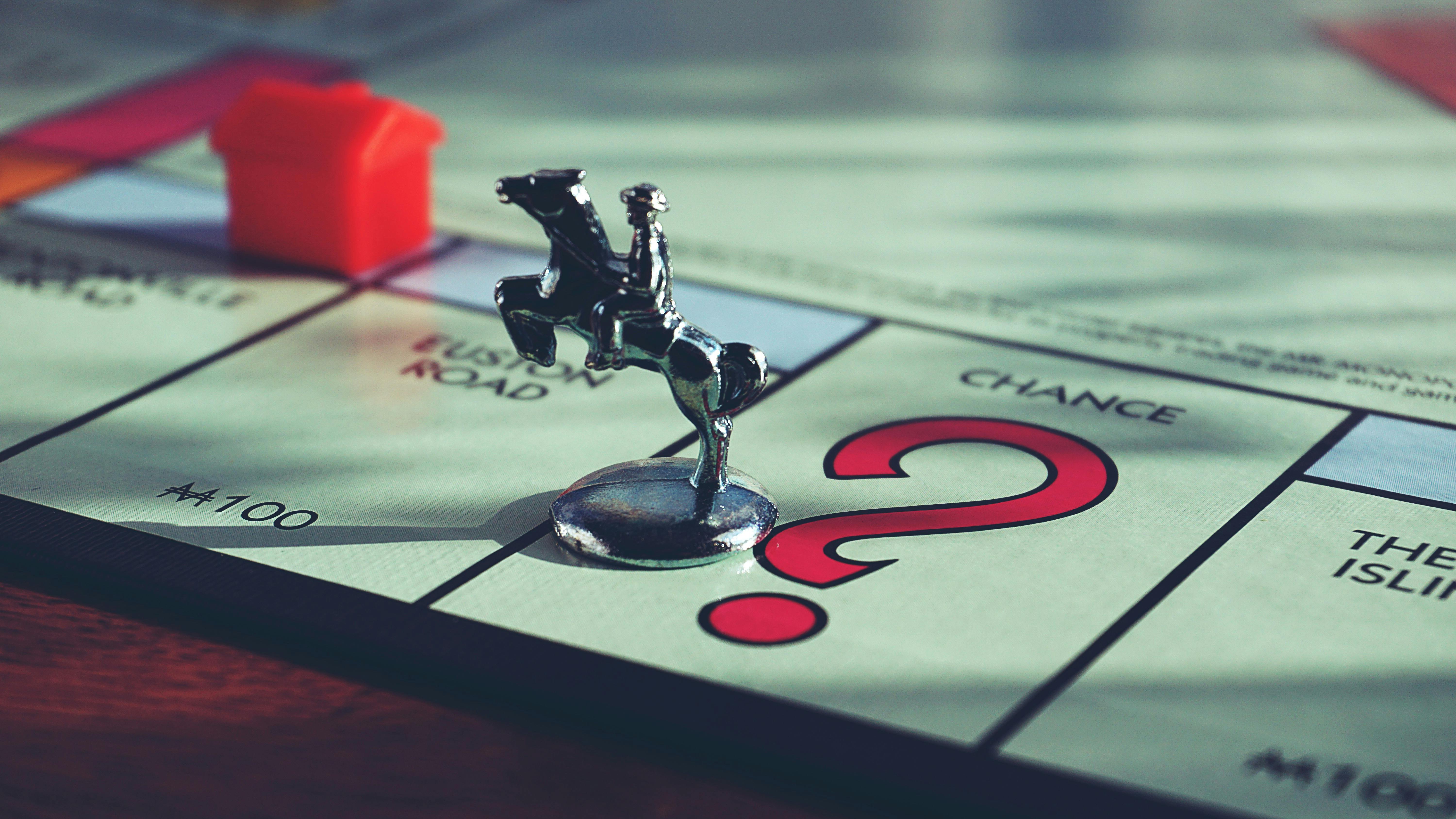5 Popular Board Games Everyone Loves!